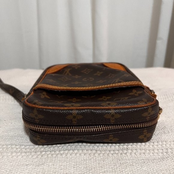 ✨AUTHENTIC✨ Louis Vuitton Vintage Monogram Danube Shoulder Crossbody Bag - Picture 8 of 17